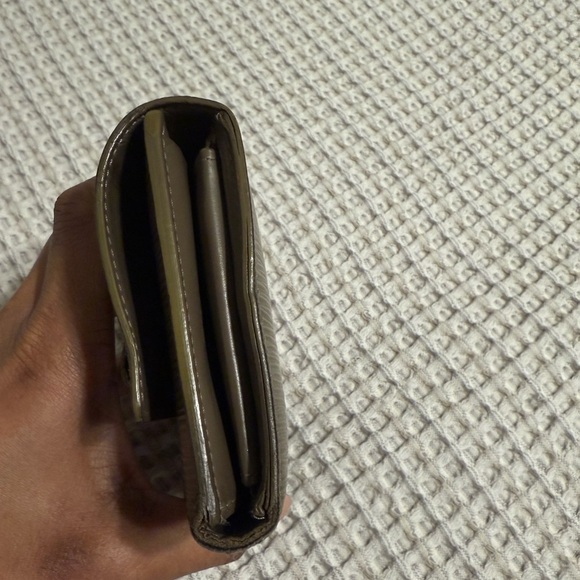 Louis Vuitton Epi Portefeuille Tri Fold - Picture 2 of 14